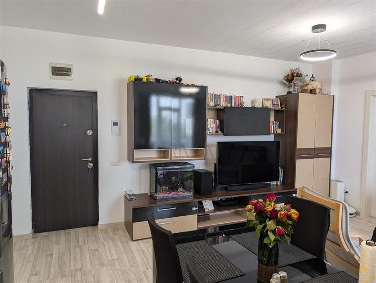 Apartament cu 3 camere decomandat, mobilat în Giroc