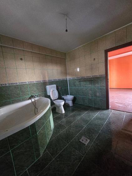 Casă cu 6 camere cu Teren 500 Mp în Cernica
