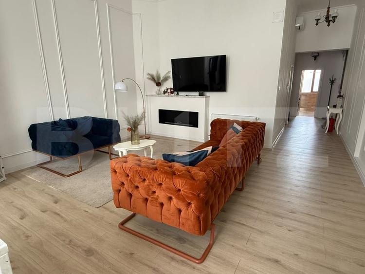 Apartament cu 3 camere semidecomandat, mobilat în Central