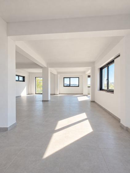 Spațiu comercial, de 400 mp, în Est