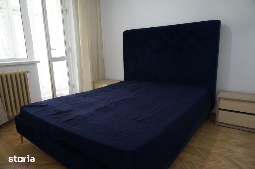 Apartament cu 3 camere semidecomandat în Girocului
