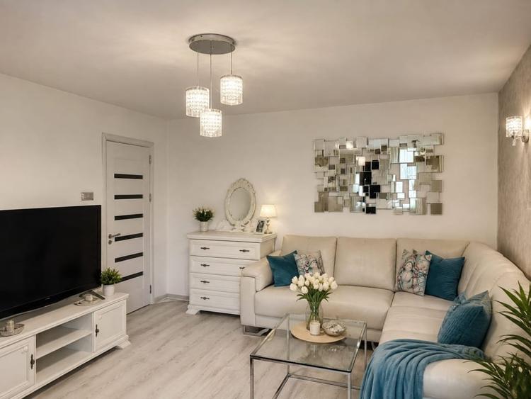 Apartament cu 3 camere decomandat, mobilat în 1 Mai