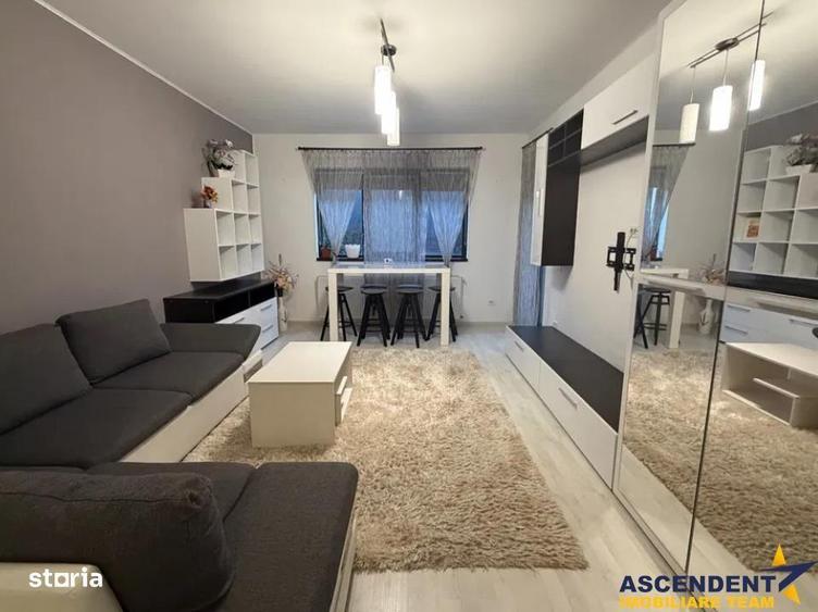 Apartament cu 3 camere decomandat, mobilat în Central