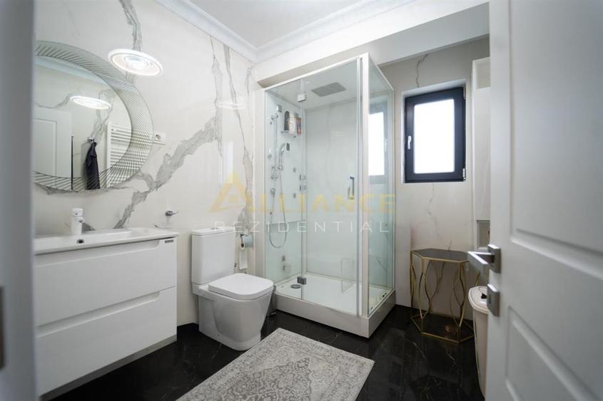 Casă cu 7 camere cu Teren 330 Mp în Metalurgiei