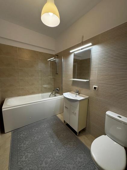 Apartament cu 2 camere semidecomandat în Păcii