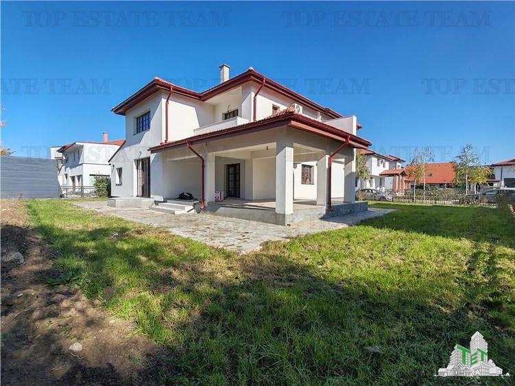 Casă individuală cu 5 camere cu Canalizare în Corbeanca