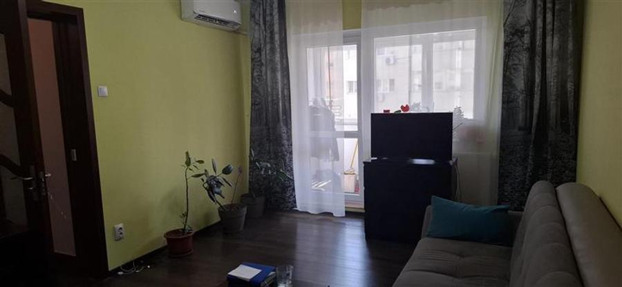 Apartament cu 2 camere decomandat în Tei