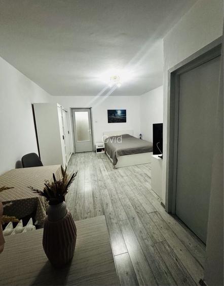 Vand Garsoniera renovata