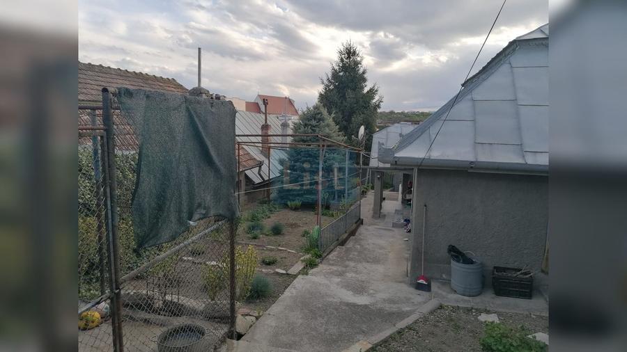 Casă cu 2 camere cu Teren 389 Mp în Central