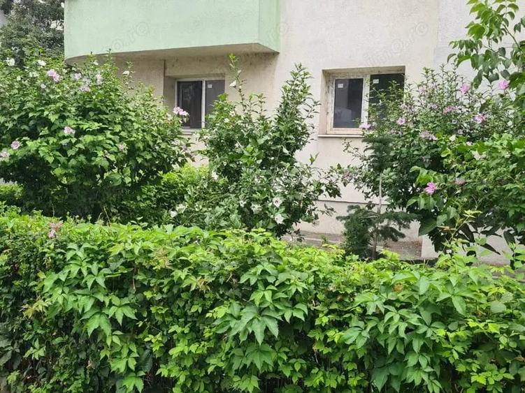 Apartament cu 4 camere decomandat în Pipera