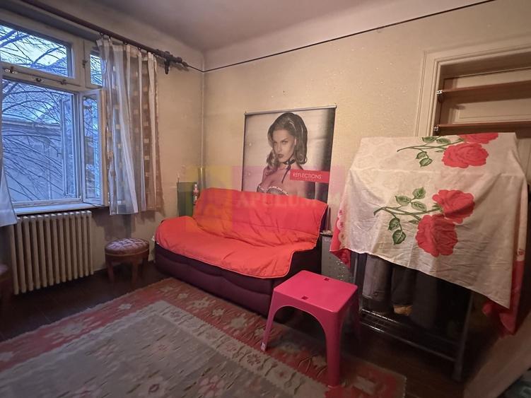 Apartament cu 4 camere semidecomandat în Ferdinand