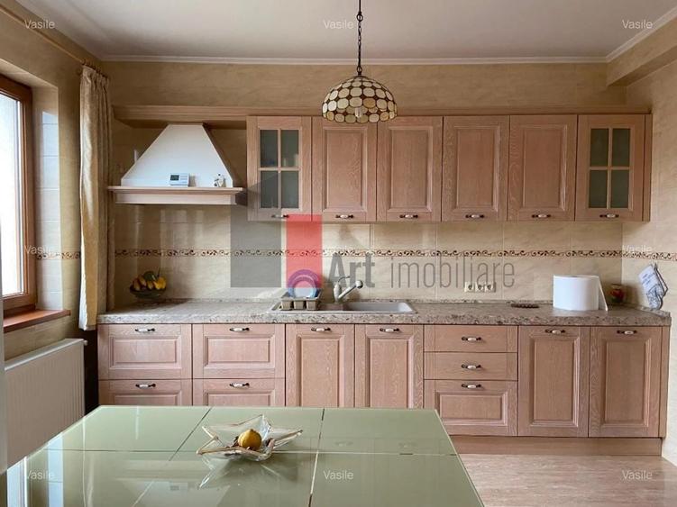 Casă cu 5 camere cu Teren 300 Mp în Pantelimon