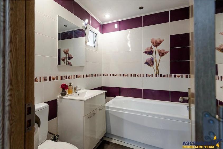 Apartament cu 3 camere decomandat în Dârste