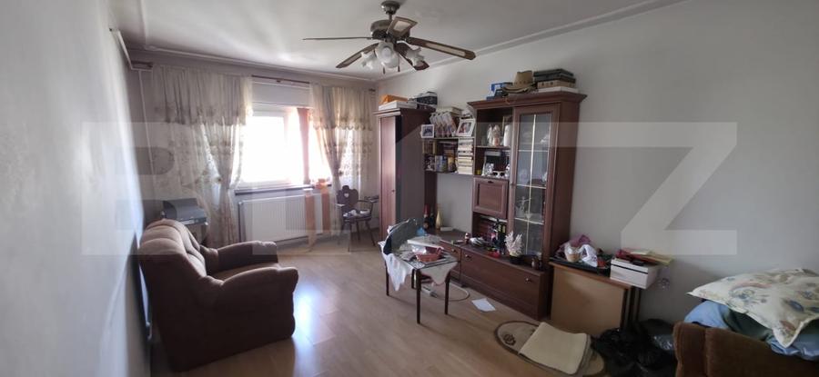 Apartament cu 3 camere decomandat în Mihai Bravu