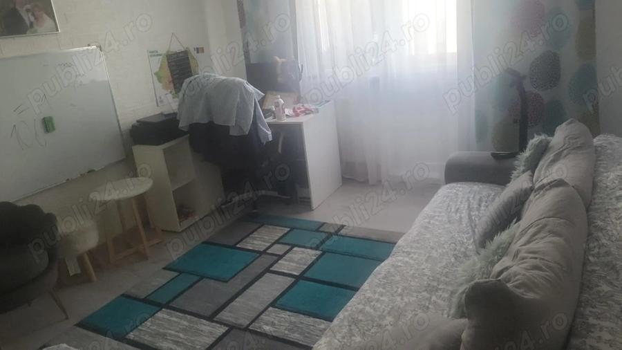 Apartament cu 3 camere semidecomandat în Central