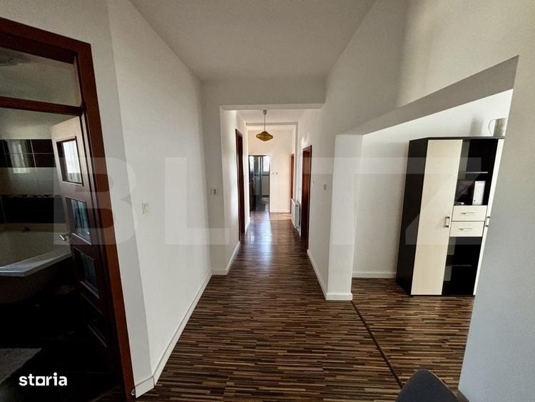 Apartament cu 4 camere decomandat în Central