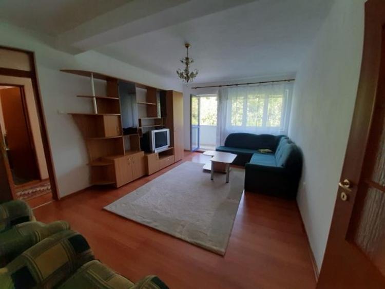 Apartament cu 2 camere semidecomandat în Mărăști