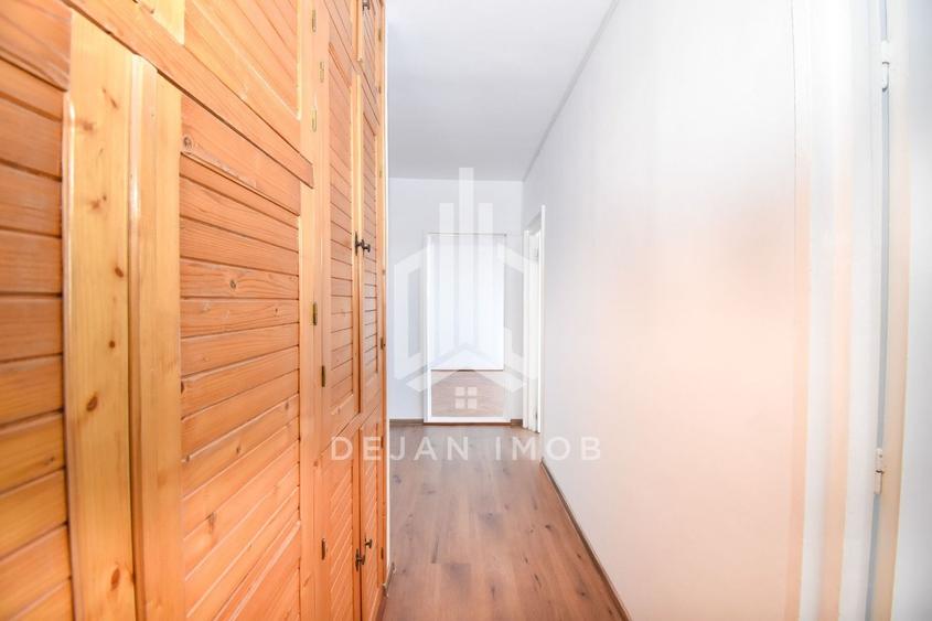 Apartament cu 3 camere decomandat în Simeria