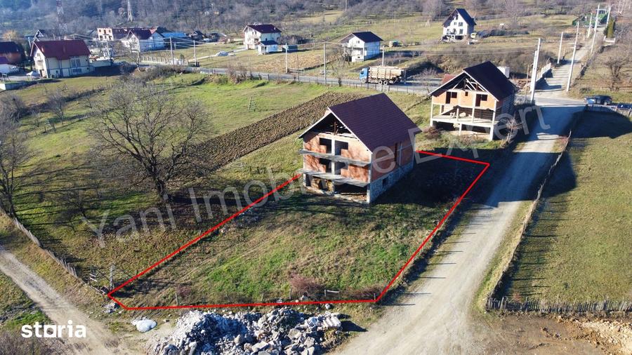 Casă cu Teren 795 Mp în Corbeni