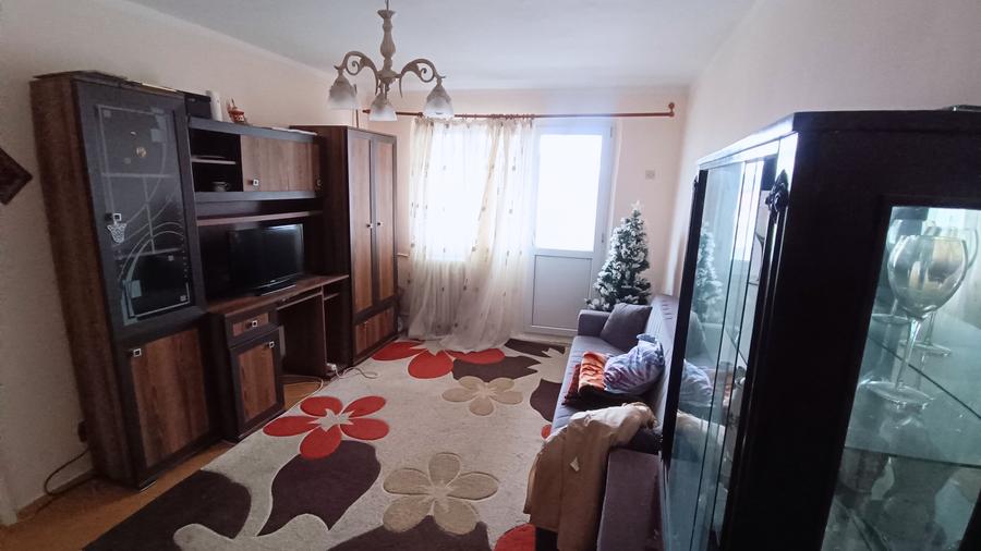 Apartament cu 2 camere semidecomandat, mobilat în Aviatori