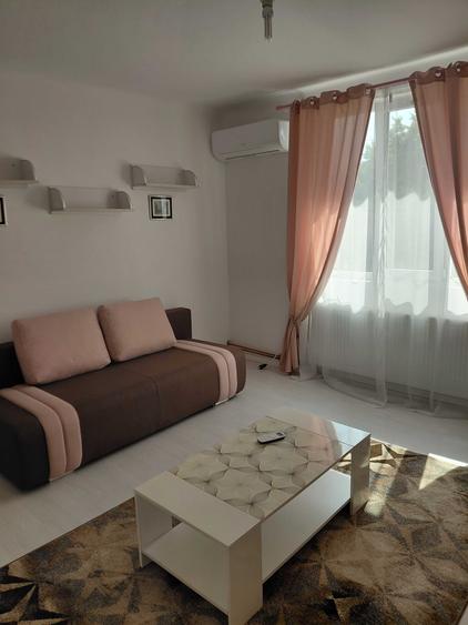 Apartament cu 2 camere decomandat în Gară