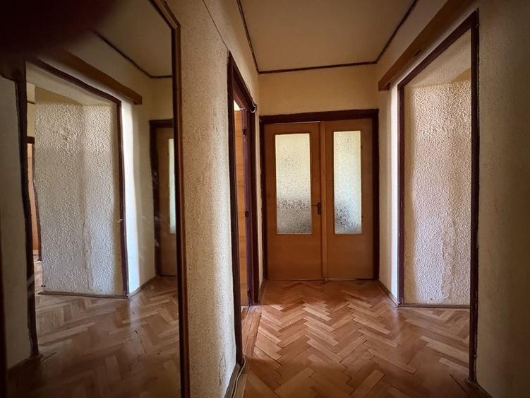 Apartament cu 4 camere decomandat în Ultracentral