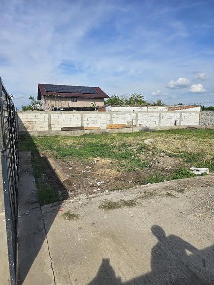 Teren de 320 mp, în Postăvari