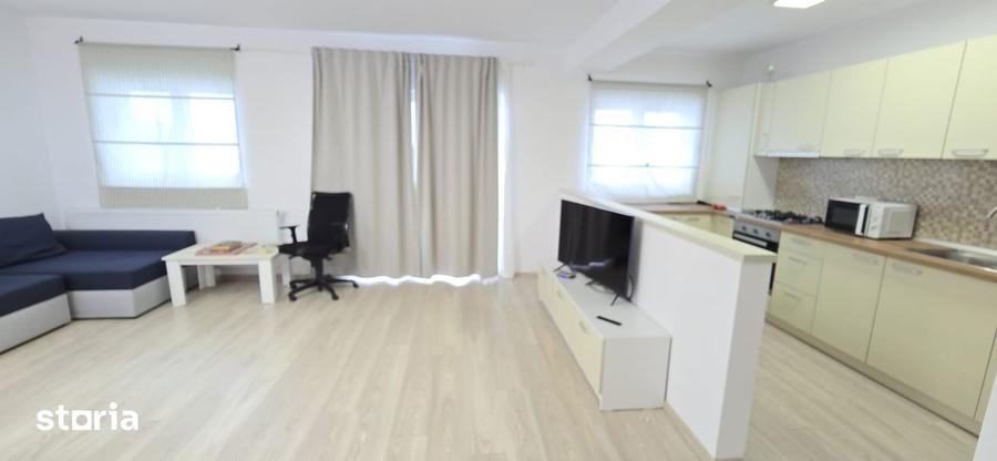 Casă cu 5 camere cu Teren 330 Mp în Ferme