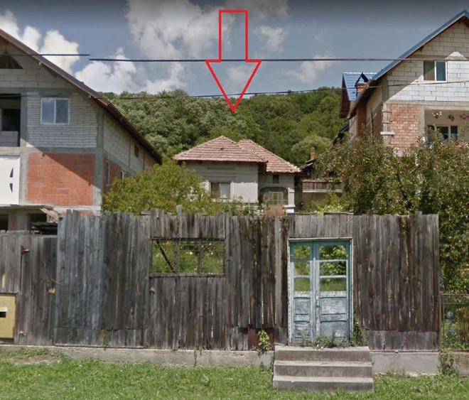 Casă cu 4 camere cu Teren 2513 Mp în Prislopu Mic