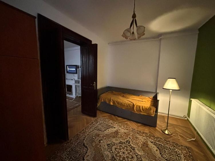 Apartament cu 2 camere semidecomandat, mobilat în Parcul Carol