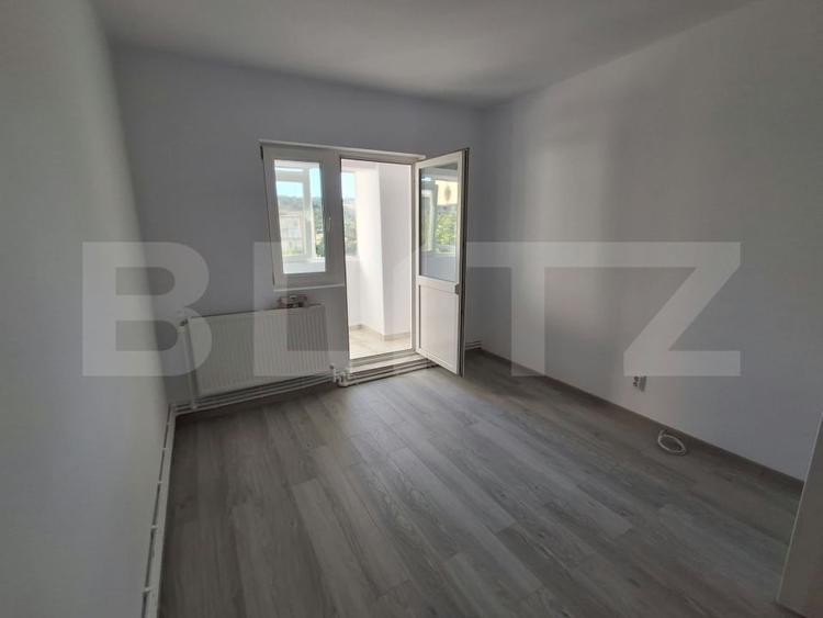 Apartament cu 2 camere decomandat în Bicaz