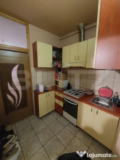 Garsonieră decomandată în Central
