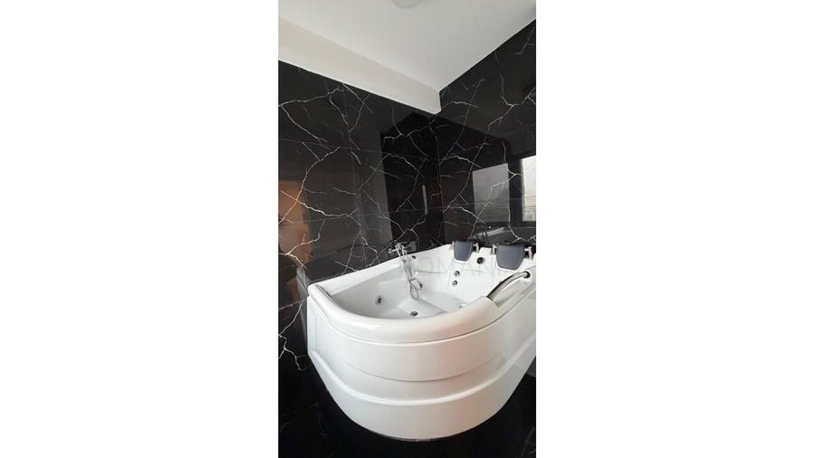 Apartament cu 3 camere decomandat, mobilat în Calea Victoriei