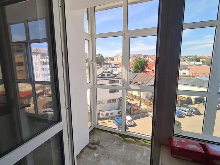 Apartament cu 3 camere semidecomandat în Fălticeni
