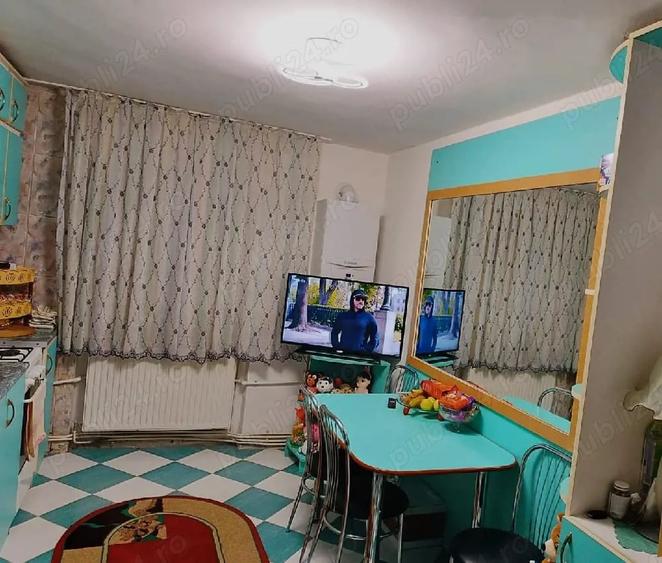Apartament cu 3 camere semidecomandat în Central