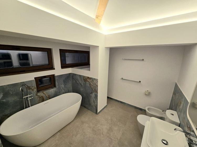 Casă individuală cu 5 camere cu Canalizare în Corbeanca