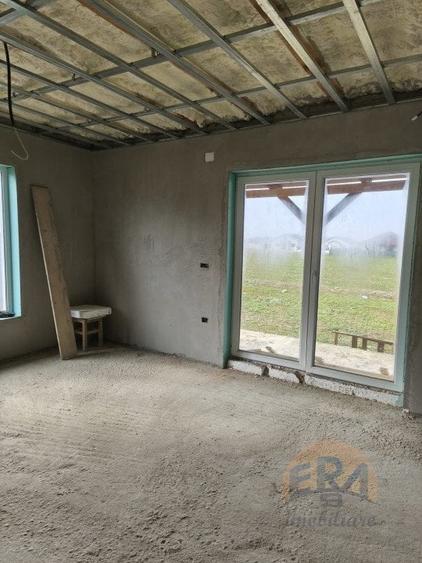 Casă individuală cu 4 camere cu Teren 500 Mp în Sântandrei