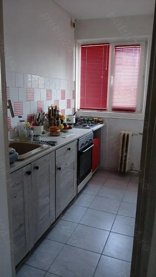 Apartament cu 3 camere semidecomandat în Central