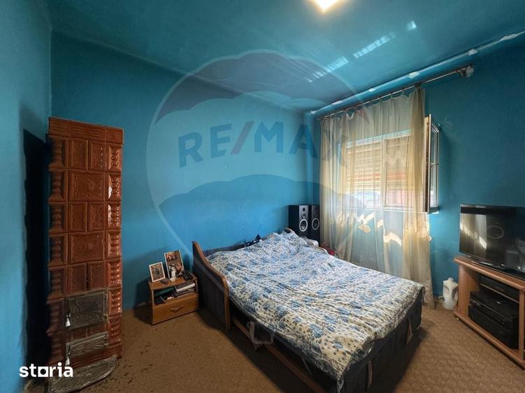 Casă cu 4 camere cu Teren 450 Mp în Șega