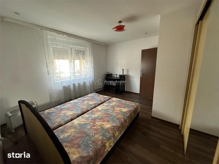 Casă cu 3 camere cu Teren 1438 Mp în Central