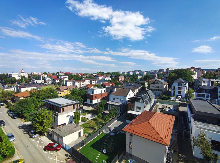 Apartament cu 4 camere decomandat în Zorilor