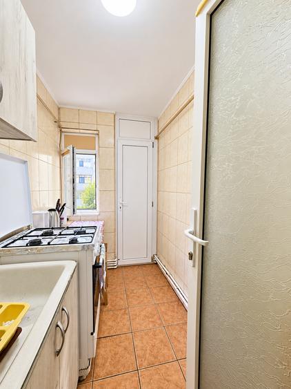 Apartament cu 3 camere semidecomandat în Viziru 1