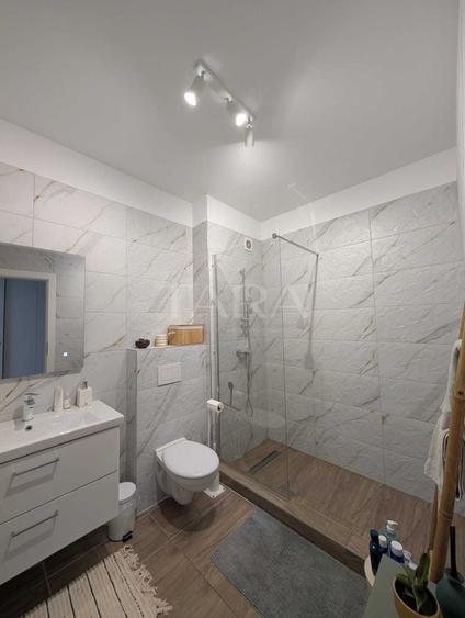 Apartament cu 2 camere semidecomandat, mobilat în Mărăști