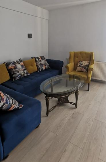 Apartament cu 3 camere decomandat, mobilat în Tineretului