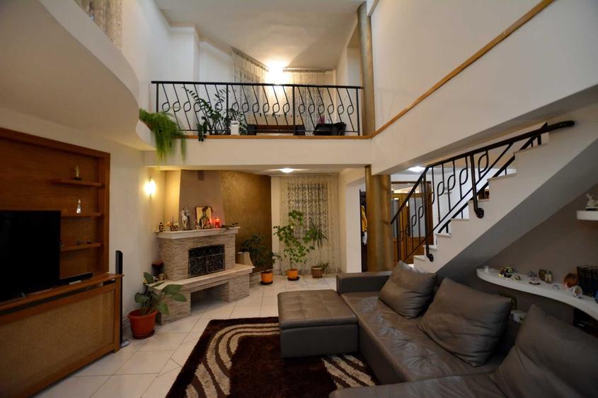 Casă cu 4 camere cu Teren 690 Mp în Găvana