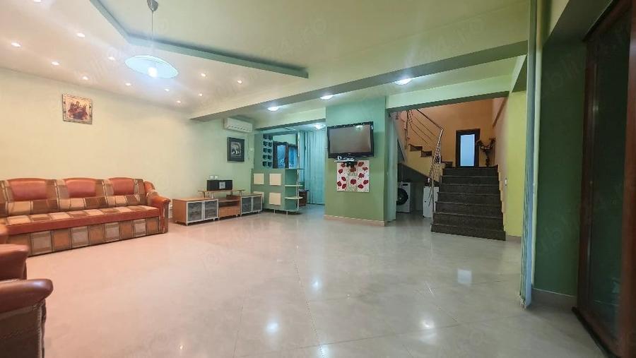 Casă cu Teren 450 Mp în Central
