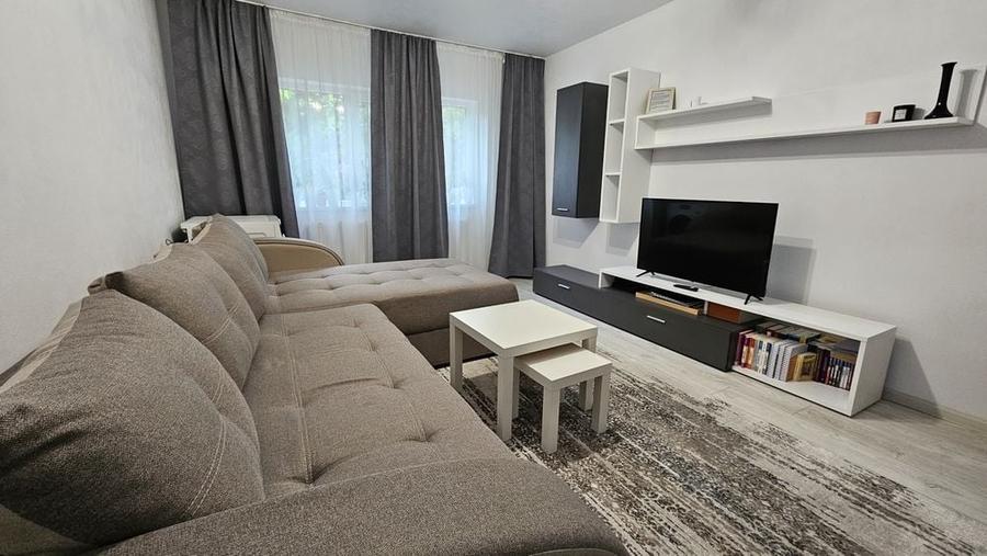 Apartament cu 3 camere decomandat în Craiovei