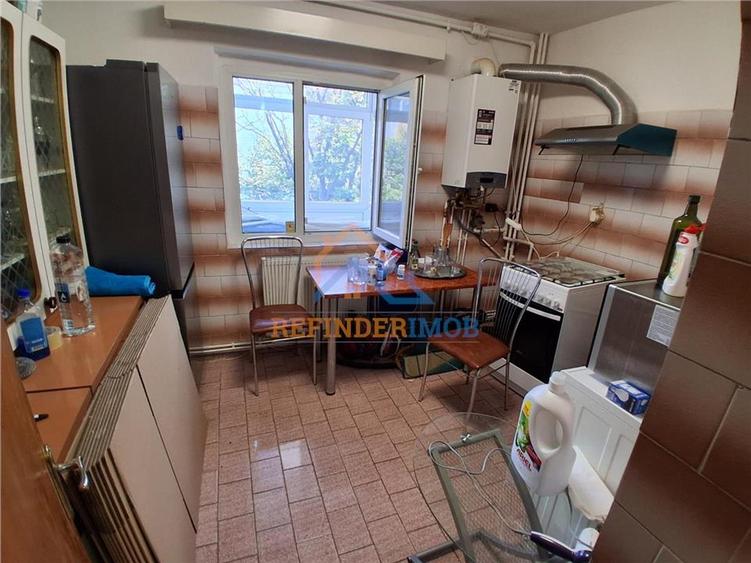 Apartament cu 3 camere decomandat, mobilat în Militari