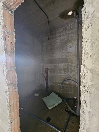 Apartament cu 3 camere decomandat în Europa