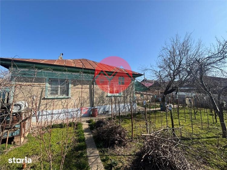 Casă cu 3 camere decomandat cu Teren 355 Mp în Central